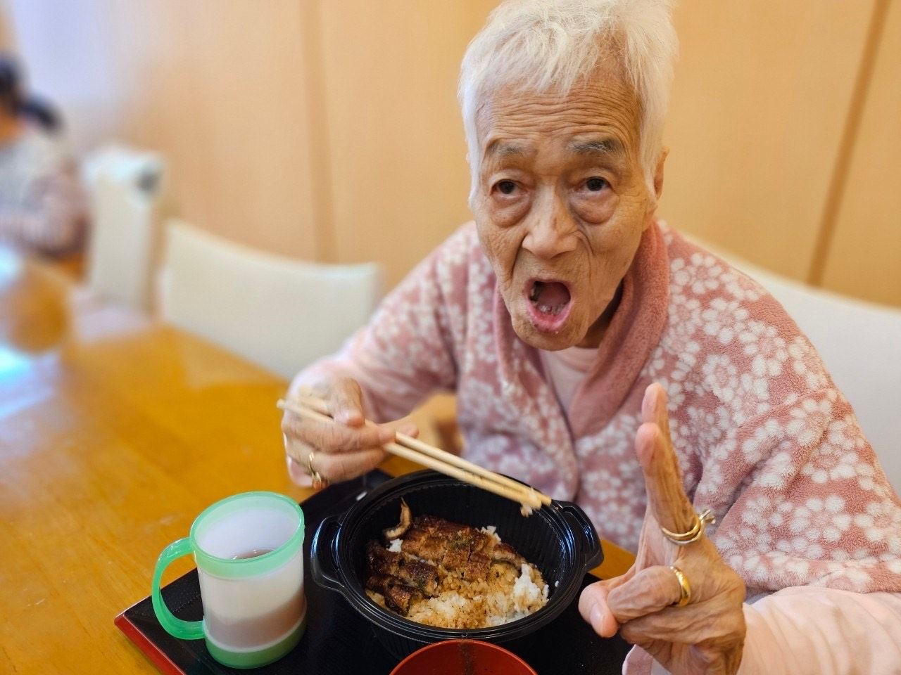 5月の行事ではフロア対抗戦の玉入れ行事を行いました。