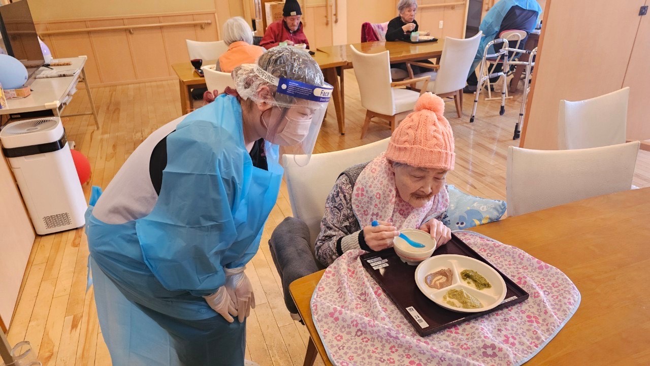 感染症蔓延防止を想定した食事提供訓練を実施しました